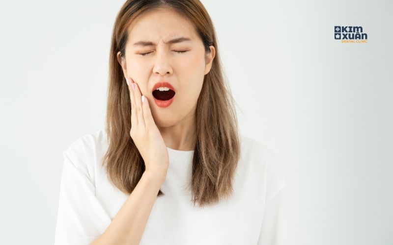 Răng Ê Buốt Khi Nhai Có Nguy Hiểm Không